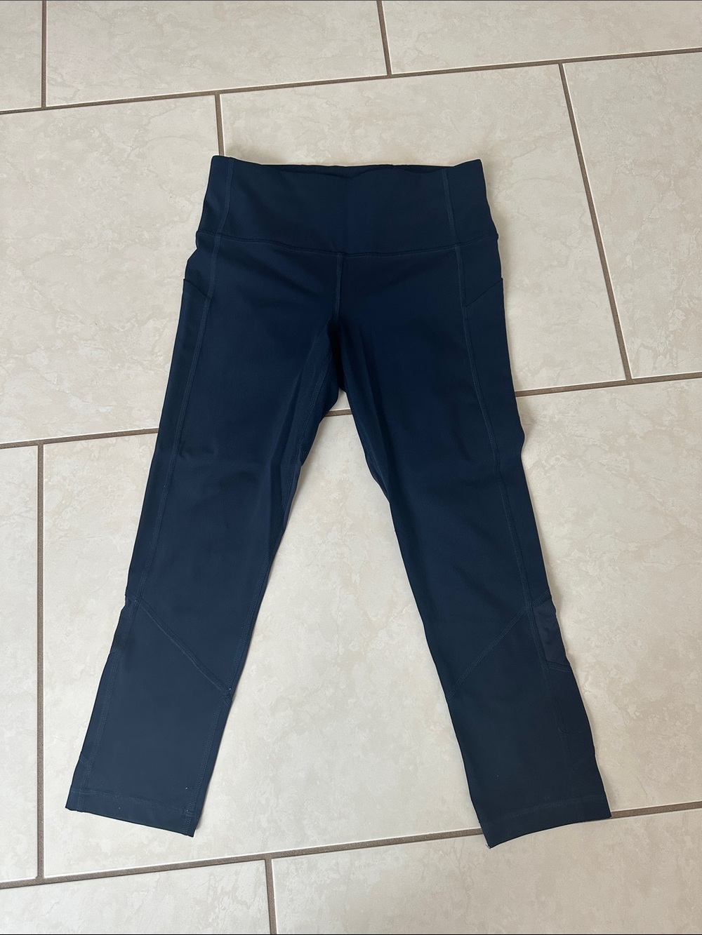 Lululemon Women’s Navy Active Capri Leggings
